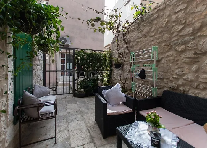 Old Town Jadre